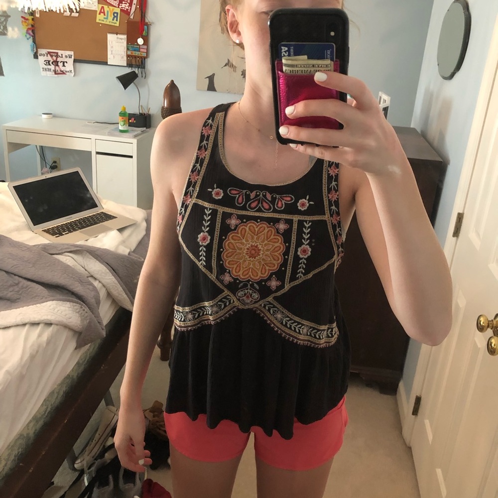 sleeveless top
